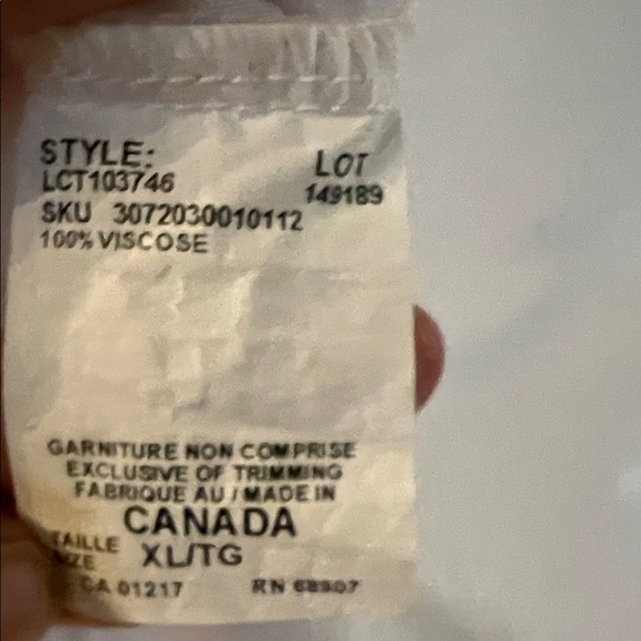 Le Chateau Classic White Tank Top - Picture 4 of 4